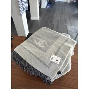 NWT Chanel Traveling Rug Wrap Wool Cashmere Blend